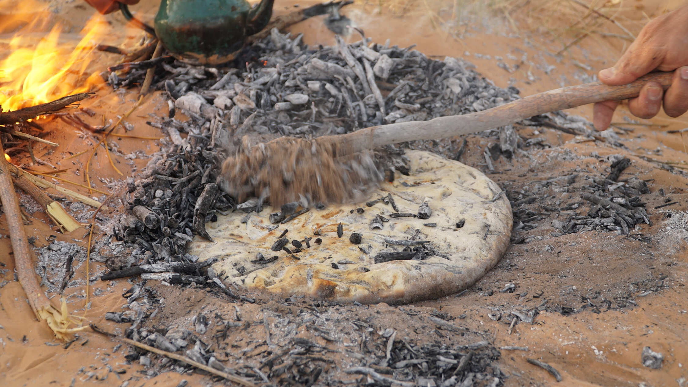 taguella, pain cuit sous le sable